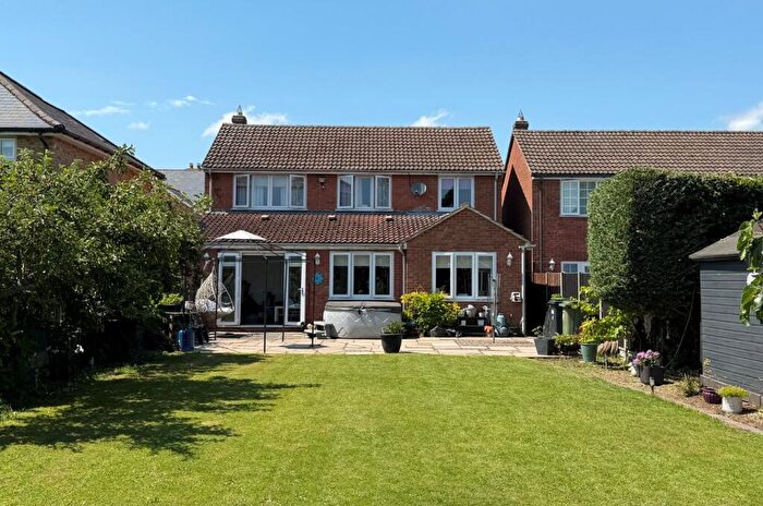 5 Bedroom Detached House For Sale In Francis Close, Stotfold, Hitchin, SG5