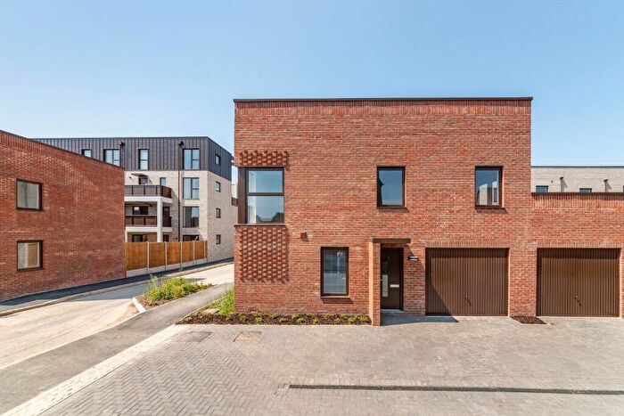 2 Bedroom Duplex To Rent In *Inlcudes One Month Rent Free!* Bearsden Avenue, Cambridge, Cambridgeshire, CB3