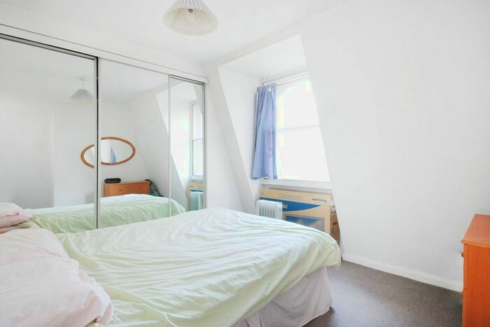 1 Bedroom Flat To Rent In Holland Park Avenue, Holland Park, London, W11