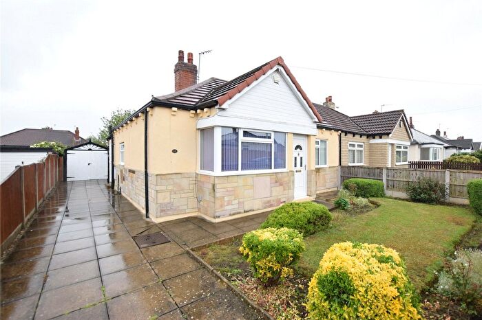2 Bedroom Bungalow For Sale In Oak Road, Leeds, West Yorkshire, LS15