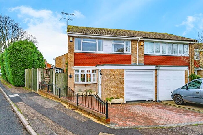 3 Bedroom End Of Terrace House For Sale In Dickens Court, Hemel Hempstead, HP2