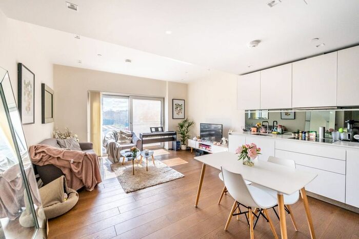 1 Bedroom Flat To Rent In Bolander Grove., Earls Court, London, SW6