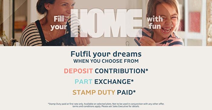 4 Bedroom Detached House For Sale In Cuerden Place, Clayton-Le-Woods, Lancashire, PR25 - Photo 3