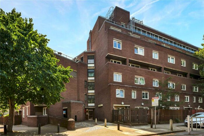 2 Bedroom Flat To Rent In Kiln Court, Newell Street, London, E14
