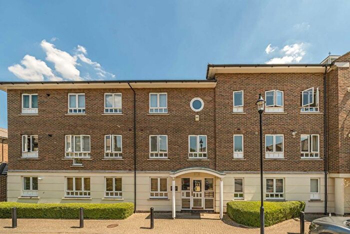 2 Bedroom Flat To Rent In May Bate Avenue, Kingston Upon Thames, KT2