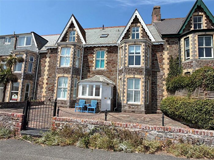 2 Bedroom Apartment For Sale In Summerleaze Crescent, Bude, Cornwall, EX23