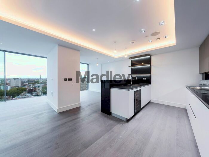 3 Bedroom Flat To Rent In Carrara Tower, , Bollinder Place, London, EC1V