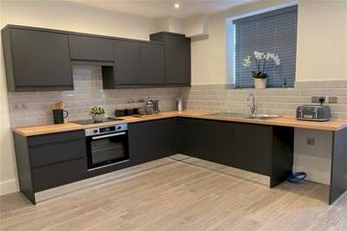 3 Bedroom House To Rent In King Street, Castleford, WF10