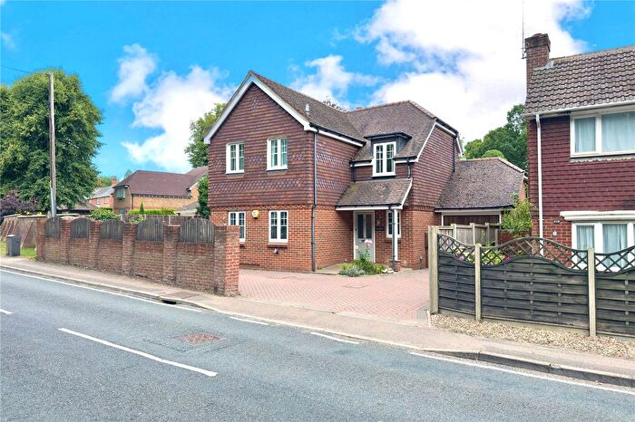 3 Bedroom Detached House For Sale In Vigo Lane, Yateley, Hampshire, GU46