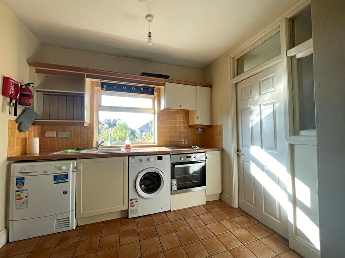 4 Bedroom Semi-Detached House To Rent In Redcatch Road, Bedminster, Bristol, BS3