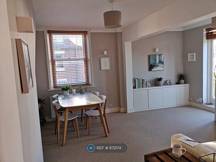 1 Bedroom Maisonette To Rent In Weston Park, London, N8