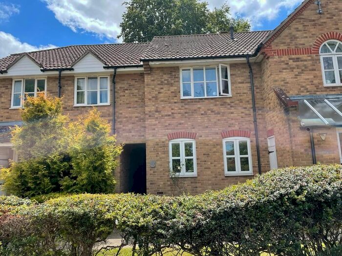 2 Bedroom Flat To Rent In Orchard Close, Didcot, OX11