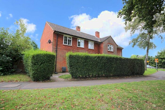 3 Bedroom Semi-Detached House To Rent In Crowthorne Road, Bracknell, RG12