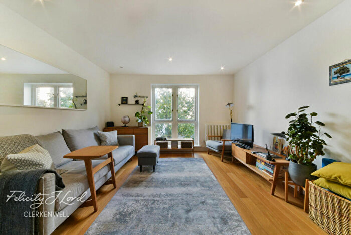 2 Bedroom Flat For Sale In Seward Street, London, EC1