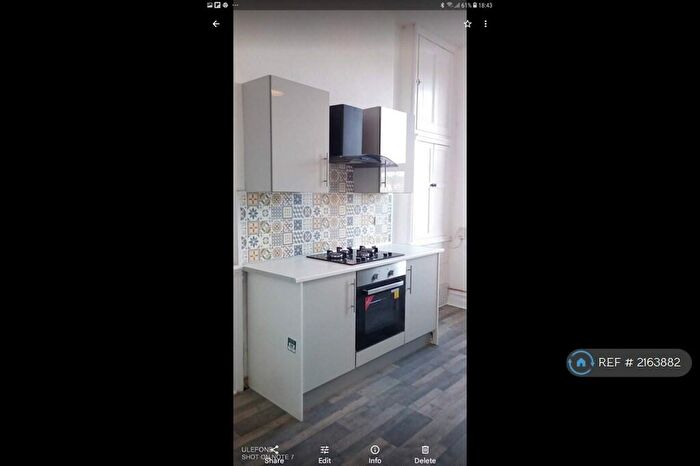 4 Bedroom Maisonette To Rent In Cavendish Street, Keighley, BD21