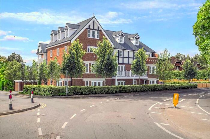2 Bedroom Apartment To Rent In Woking, GU22