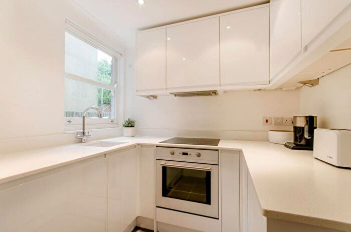2 Bedroom Flat To Rent In Lichfield Road, Cricklewood, London, NW2