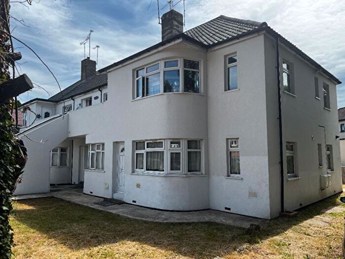 2 Bedroom Property To Rent In Abercorn Road, London, NW7