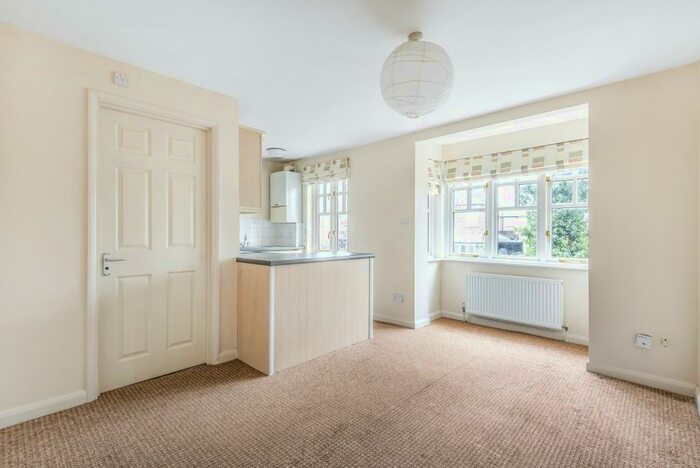 1 Bedroom Flat To Rent In Dressington Avenue London, SE4