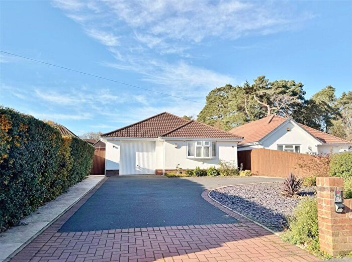 3 Bedroom Bungalow For Sale In Woodlinken Drive, Verwood, Dorset, BH31