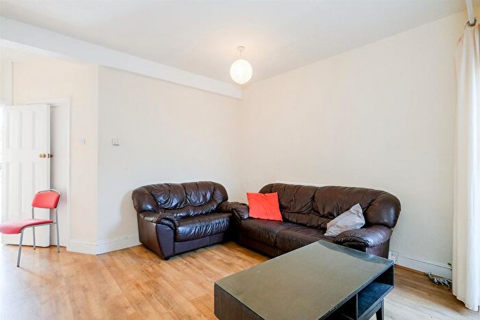 3 Bedroom Property To Rent In Holbrook Road, Stratford, E15