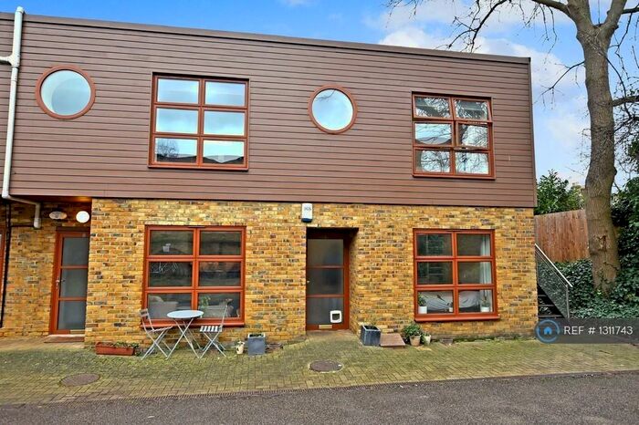 2 Bedroom Flat To Rent In Cambridge Park, London, E11