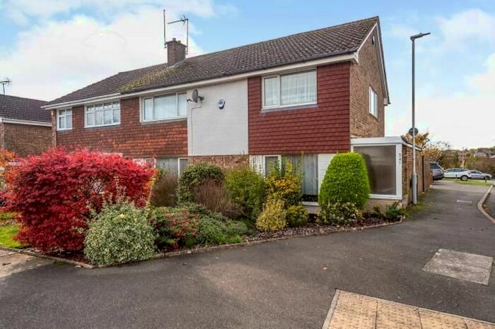 3 Bedroom End Of Terrace House To Rent In Turnpike Drive, Luton LU3