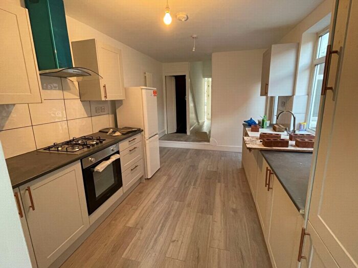 1 Bedroom Flat To Rent In Forest Gate, E7