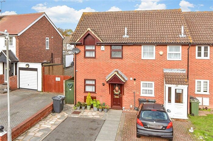 2 Bedroom End Terrace House For Sale In Villa Court, Dartford, Kent, DA1