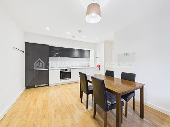 2 Bedroom Flat To Rent In Falcondale Court, Lakeside Drive, Park Royal, NW10