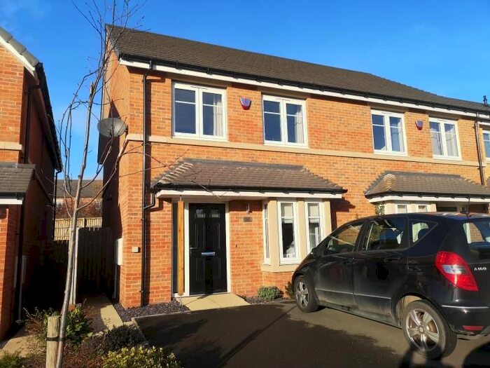 3 Bedroom Semi-Detached House To Rent In Harrison Close, Wakefield, WF1