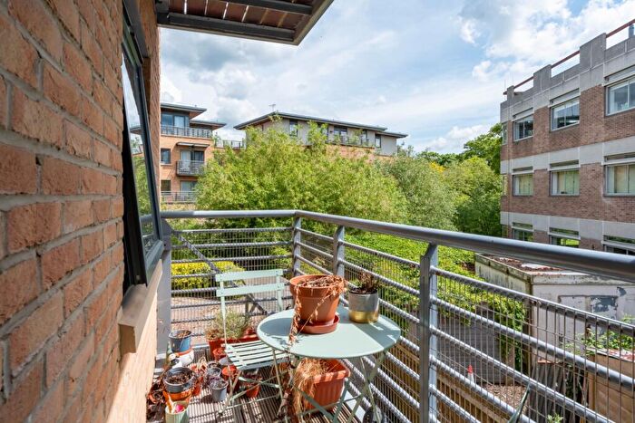1 Bedroom Apartment To Rent In Woodin's Way, Oxford, Oxfordshire, OX1
