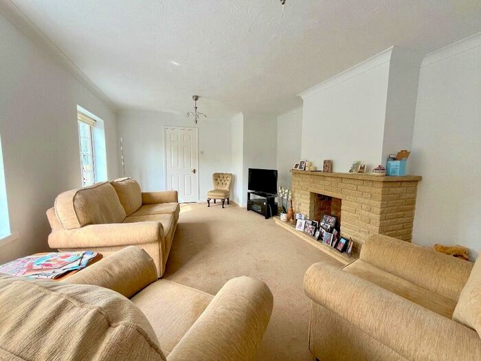 3 Bedroom Detached Bungalow For Sale In Gilstead Close, Thurnby, Leicester, Leicestershire, LE7