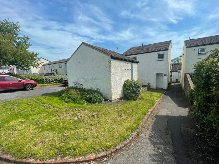 2 Bedroom Flat To Rent In Broadmeadows, Fatfield, Washington, NE38