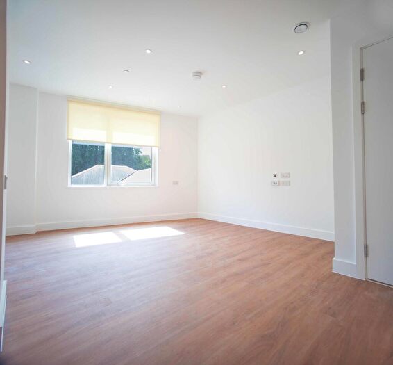 2 Bedroom Apartment For Sale In Priory Court, Walthamstow, Waltham Forest, E17