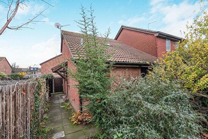 1 Bedroom Flat For Sale In Balfour Road, Northfields, Ealing, W13