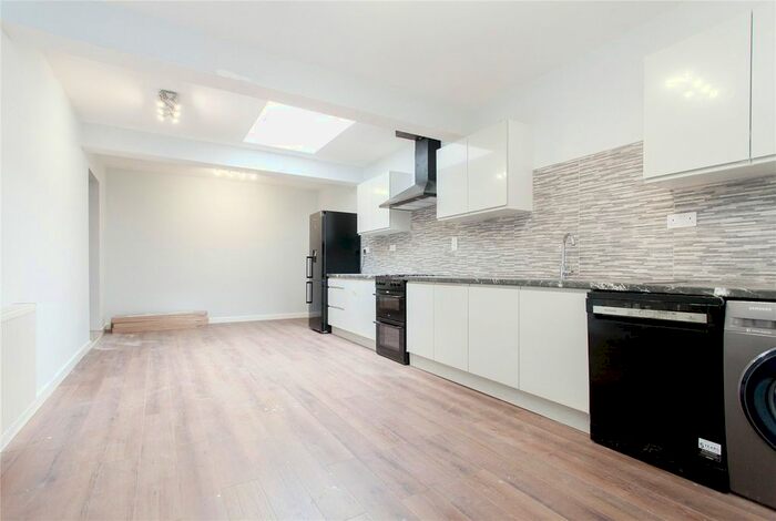 4 Bedroom Flat To Rent In Boleyn Road, Dalston, London N16