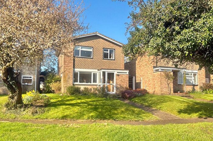 3 Bedroom Detached House For Sale In Oast House Crescent, Farnham, Surrey, GU9