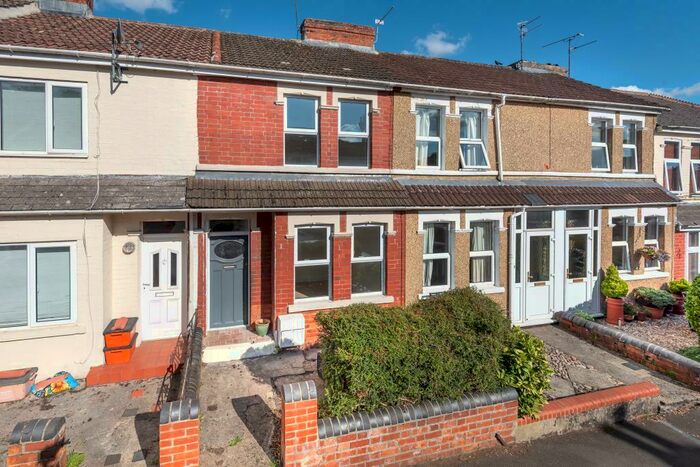 3 Bedroom Terraced House To Rent In Old Town, Swindon, SN3