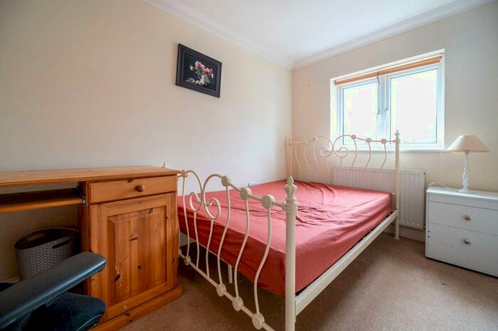 6 Bedroom Semi-Detached House To Rent In Stocton Road, Guildford, GU1