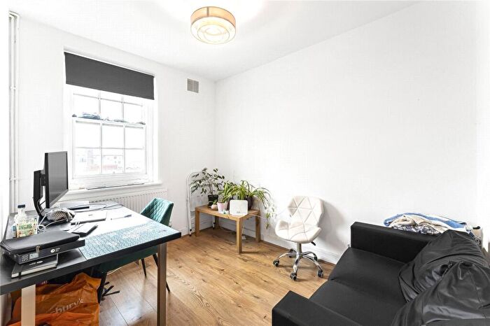 2 Bedroom Apartment For Sale In Maygood Street, London, N1