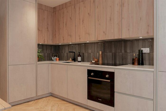 2 Bedroom Flat For Sale In Carna Court, Bell Street, Reigate, RH2