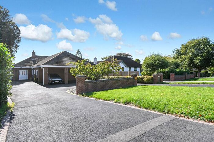 4 Bedroom Bungalow For Sale In Bigby High Road, Brigg, DN20