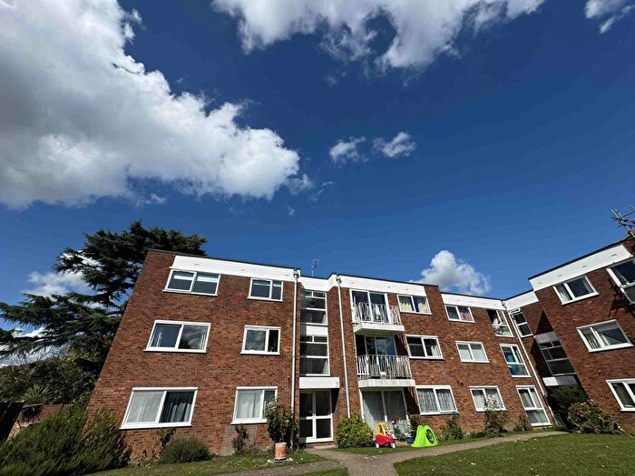 2 Bedroom Flat To Rent In Eastbury Road, Watford, WD19