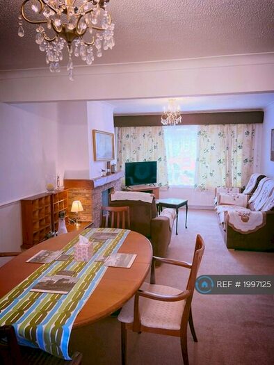 3 Bedroom Semi-Detached House To Rent In St Johns Drive, Windsor, SL4