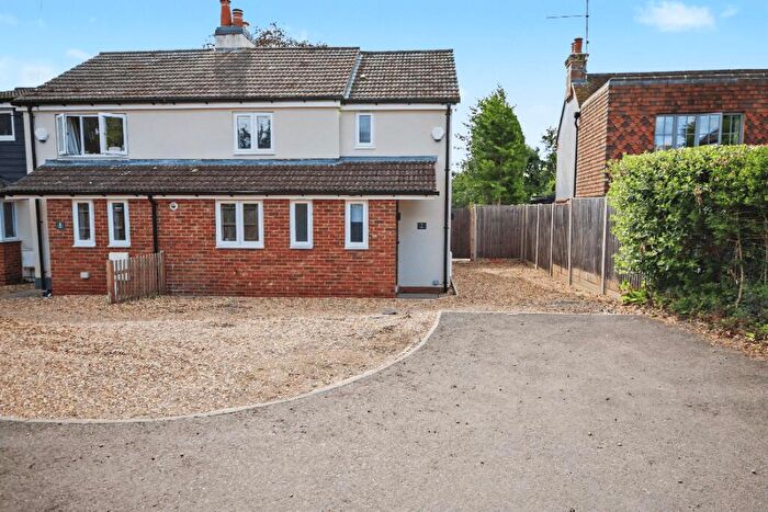 3 Bedroom Semi-Detached House For Sale In Sunnydell Lane, Farnham, Surrey, GU10