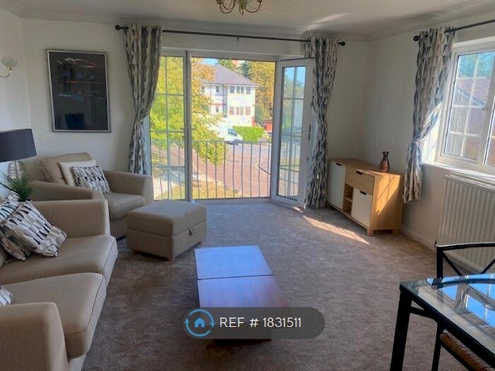 2 Bedroom Flat To Rent In Belgrave Manor, Woking, GU22