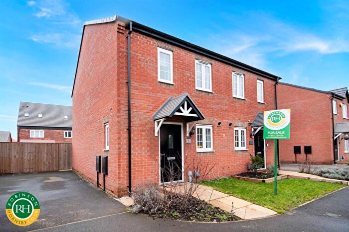 2 Bedroom Semi Detached House For Sale In Trapper Grove, New Rossington, Doncaster, DN11