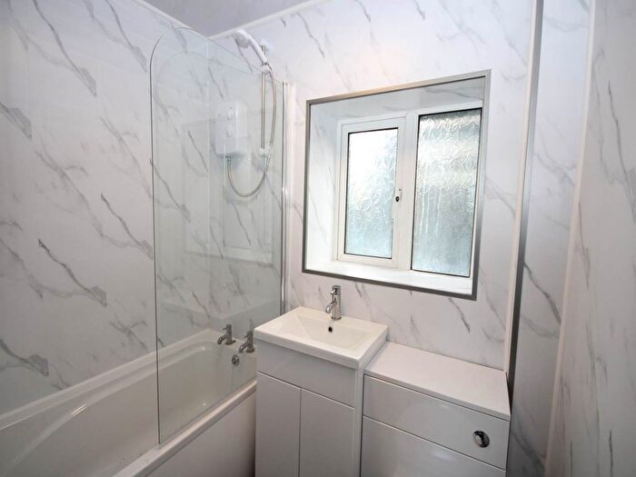 4 Bedroom Property For Sale In Brook Row, Fochriw, CF81