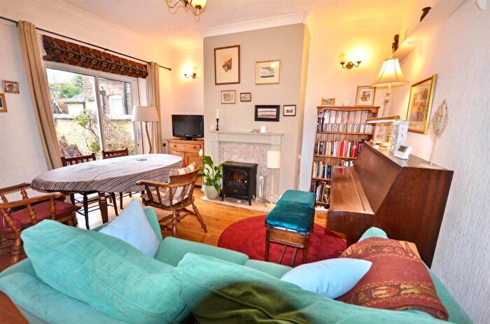 3 Bedroom Terraced House For Sale In Newcastle Road, Stone, ST15 - Photo 5